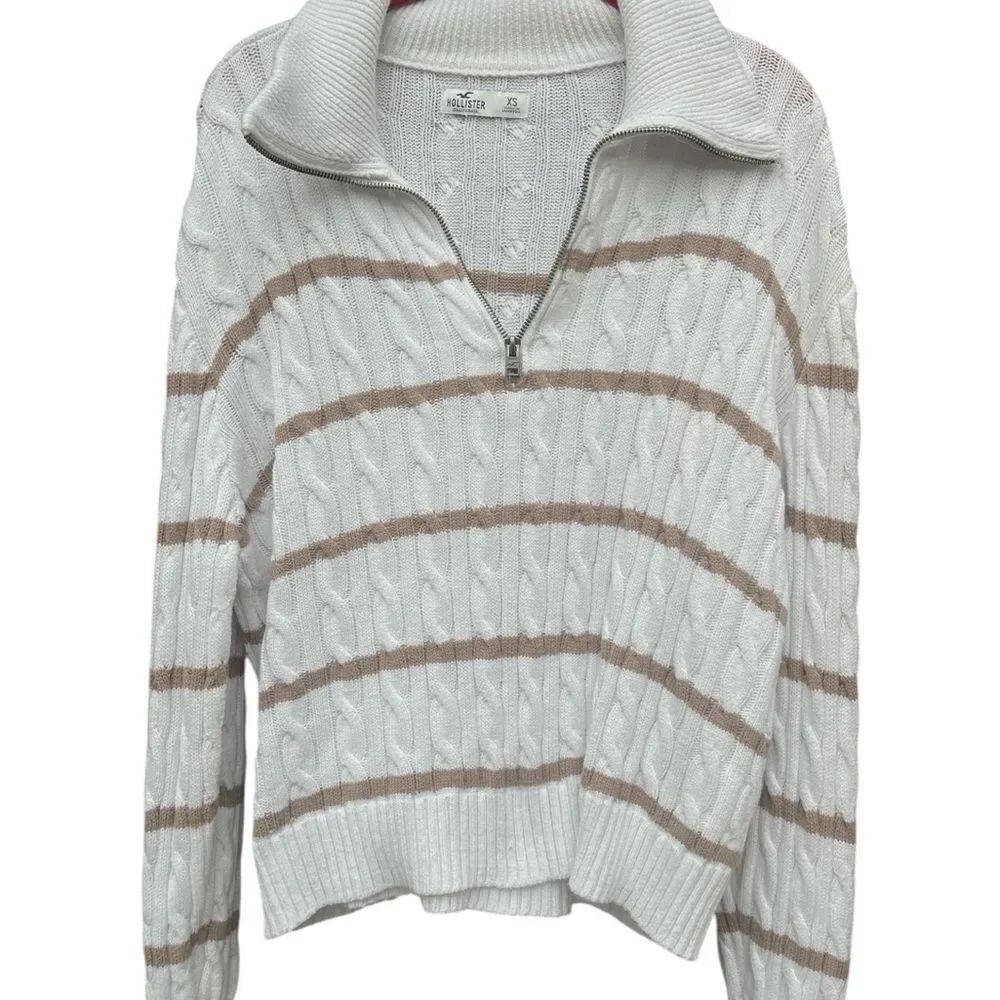Hollister Tan and White zipper Neck Sweater Cable Knit XS